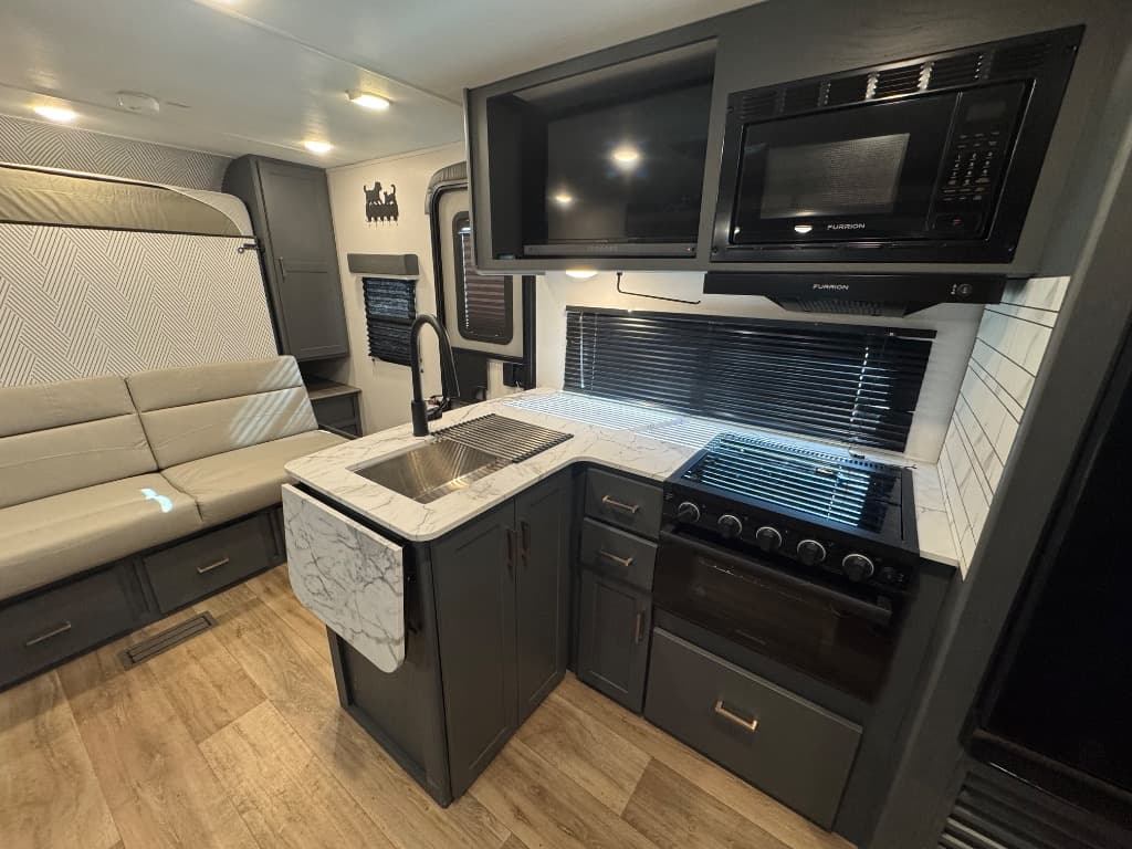 2024 Keystone 2024 Keystone Bullet Crossfire - thumbnail 10