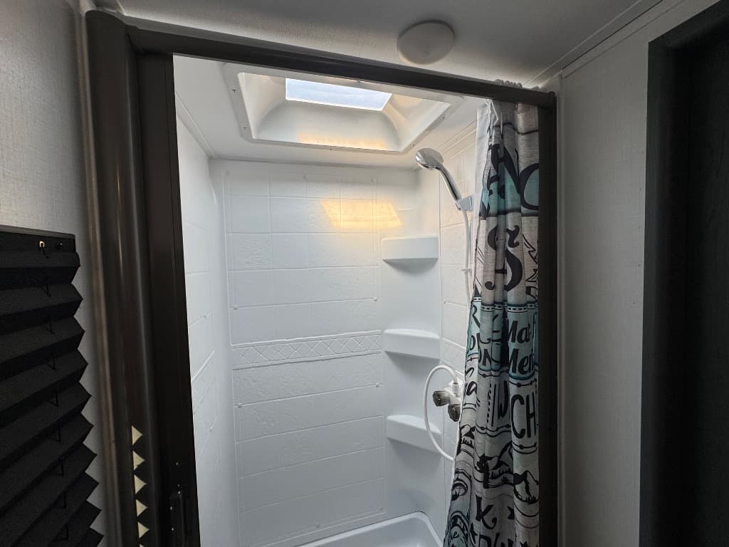 2024 Keystone 2024 Keystone Bullet Crossfire - thumbnail 19