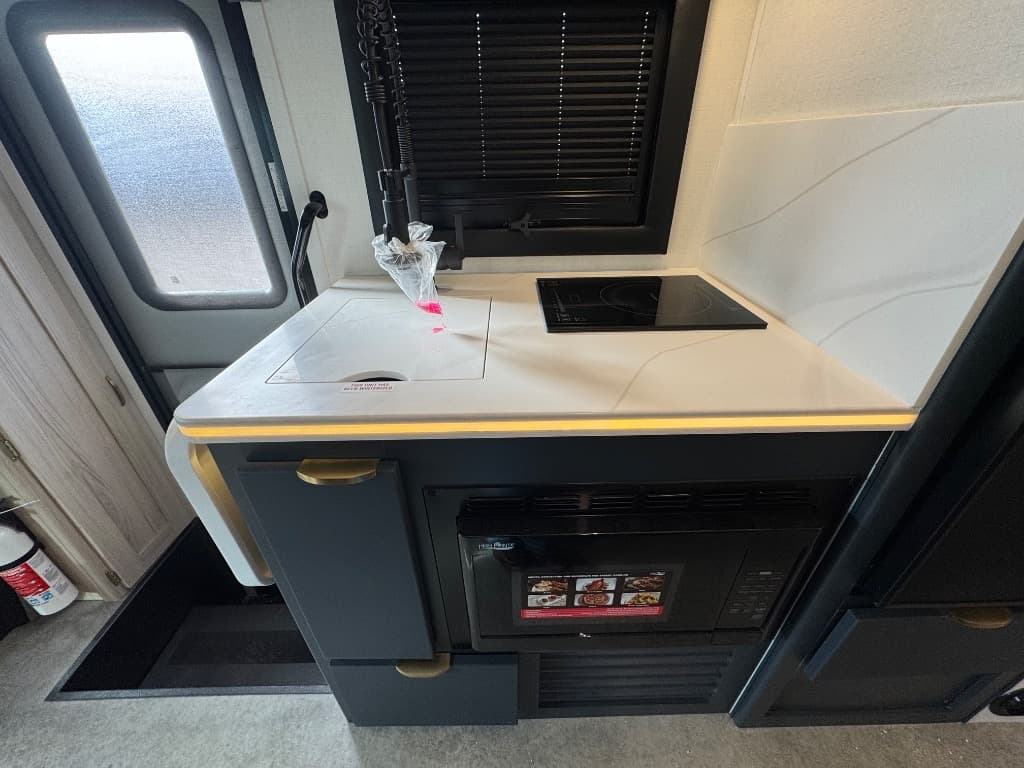 2026 Coachmen RV 2026 Coachmen RV Prism Select - thumbnail 9