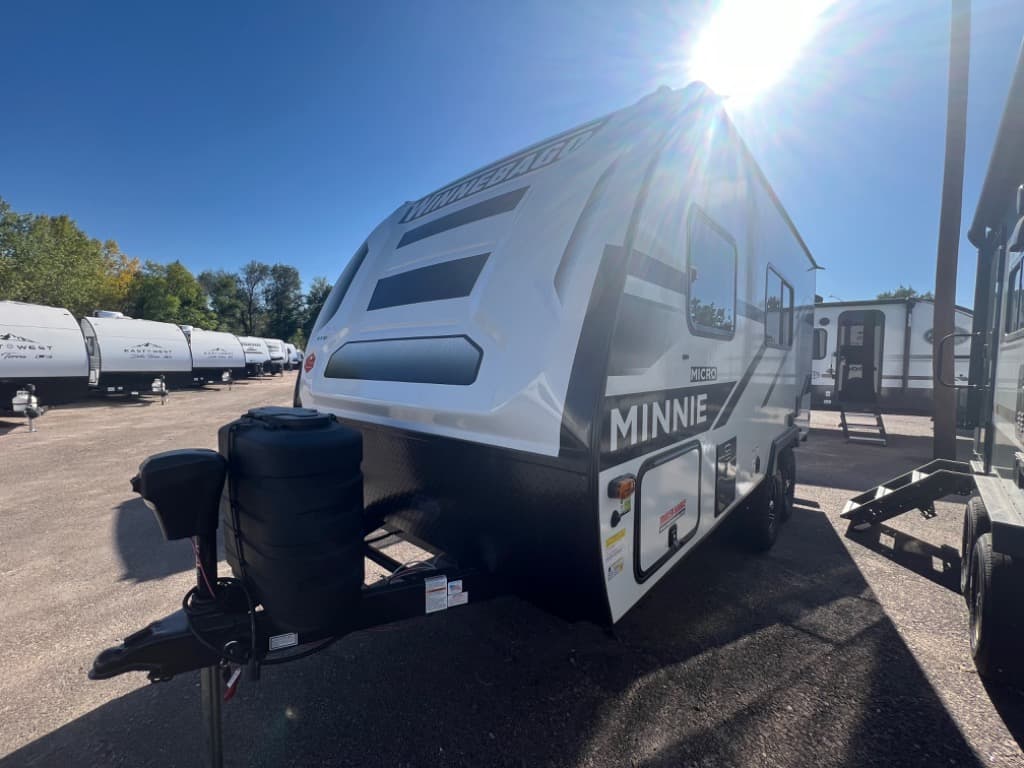 2025 Winnebago 2025 Winnebago Micro Minnie - thumbnail 2
