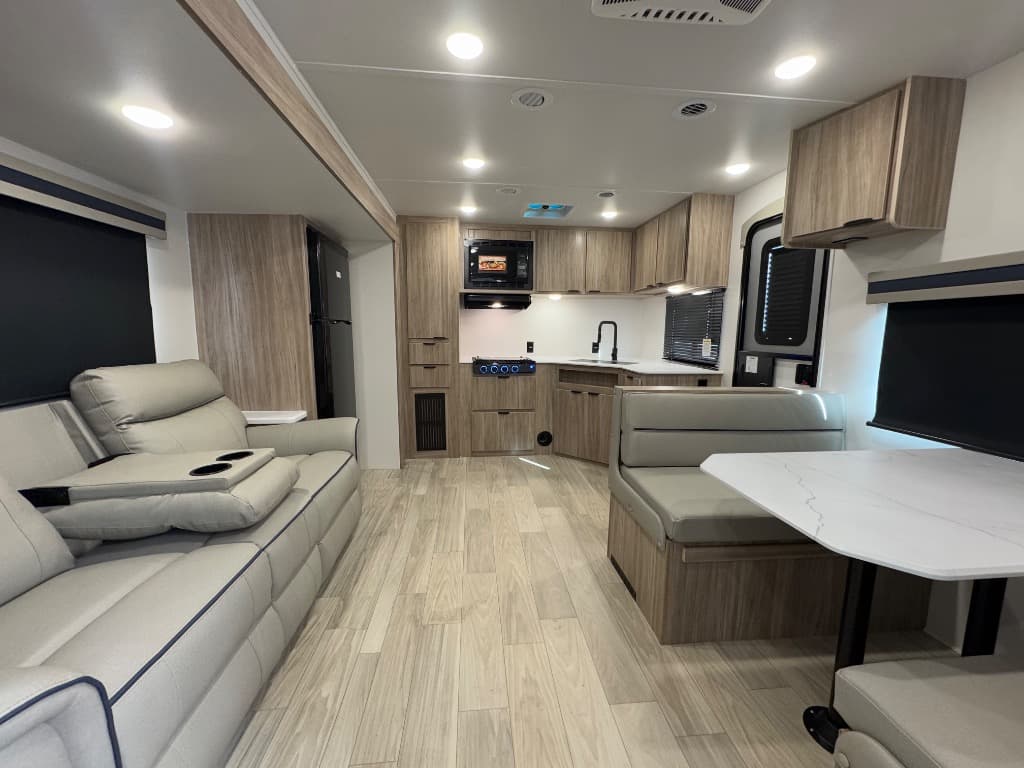 2025 Winnebago 2025 Winnebago Access - thumbnail 23