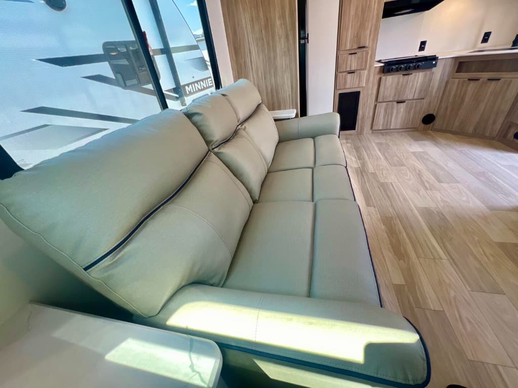 2025 Winnebago 2025 Winnebago Access - thumbnail 17