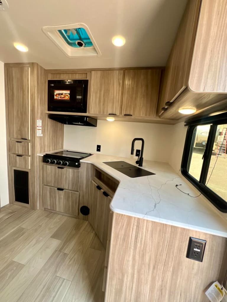 2025 Winnebago 2025 Winnebago Access - thumbnail 19