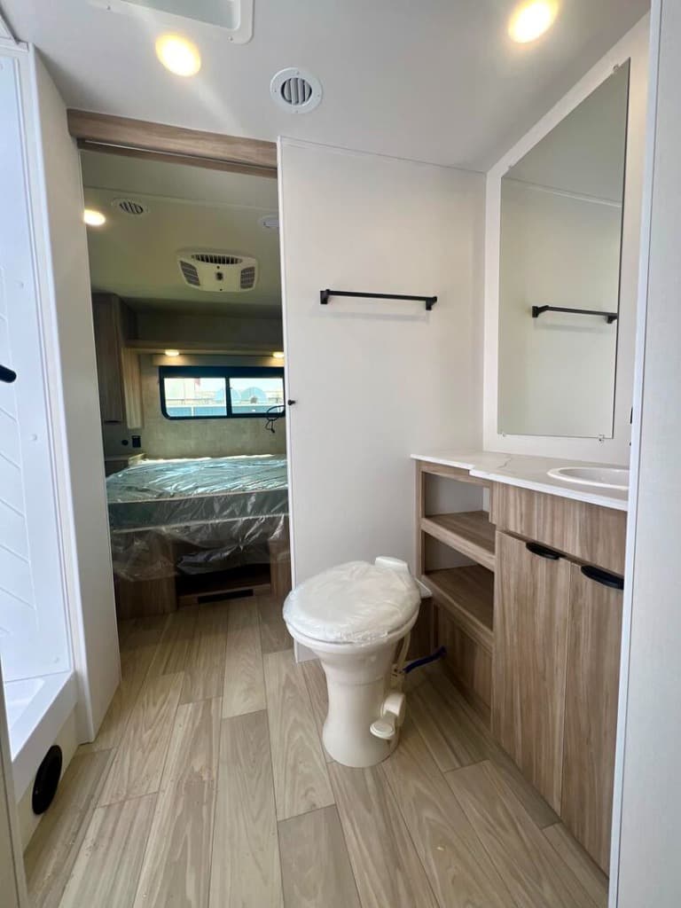 2025 Winnebago 2025 Winnebago Access - thumbnail 23