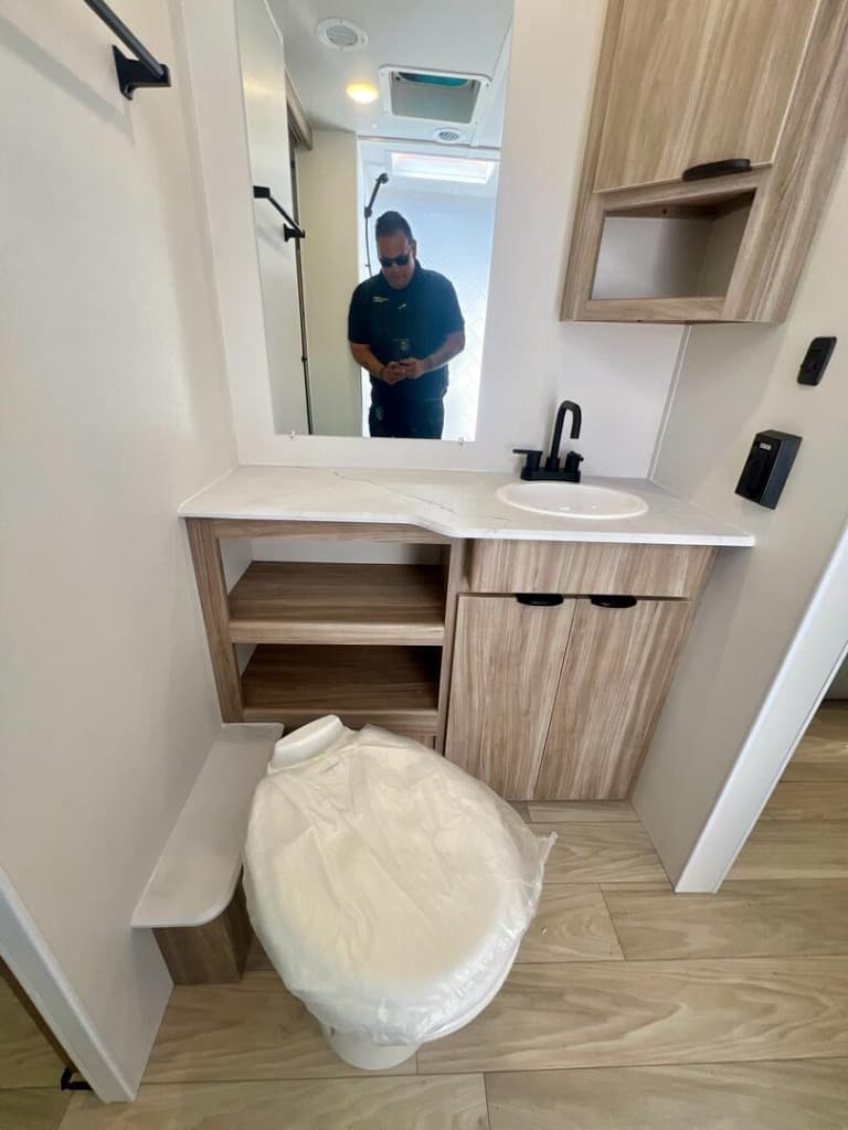 2025 Winnebago 2025 Winnebago Access - thumbnail 24