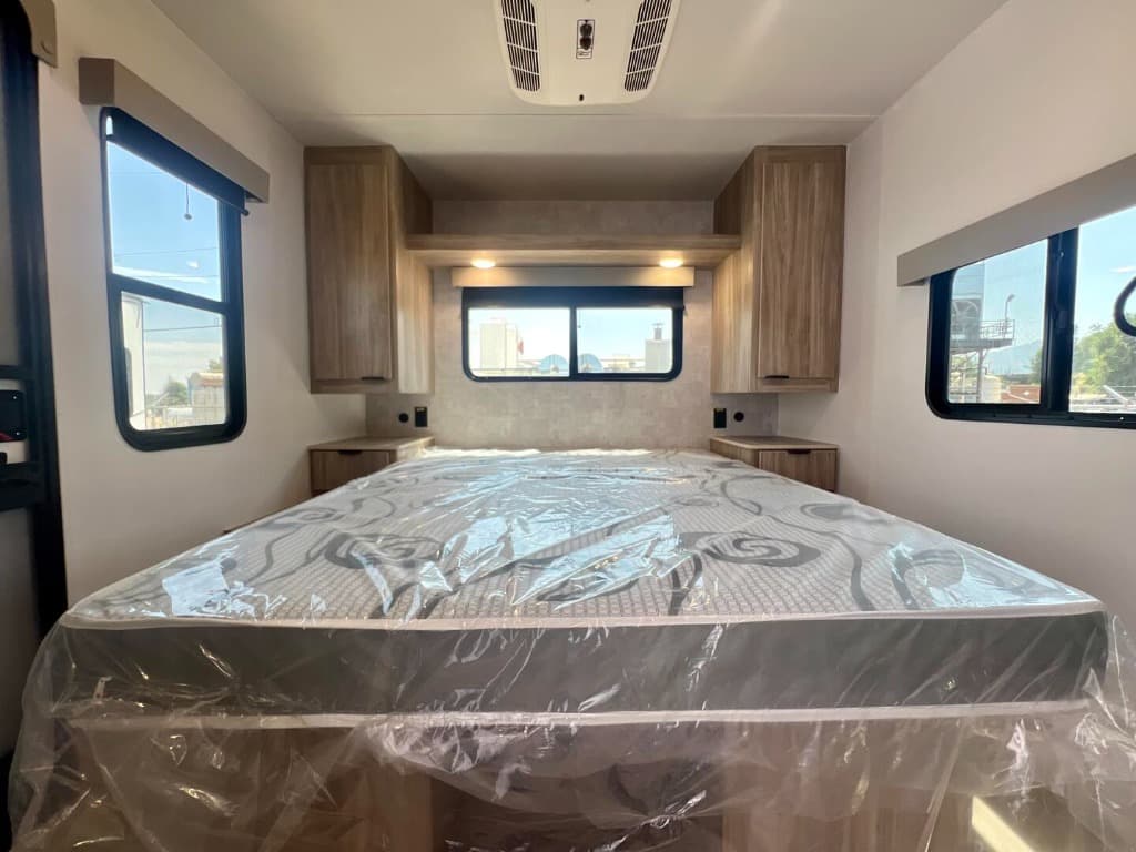 2025 Winnebago 2025 Winnebago Access - thumbnail 27