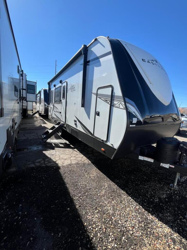 2025 East to West 2025 East to West Alta - thumbnail 3