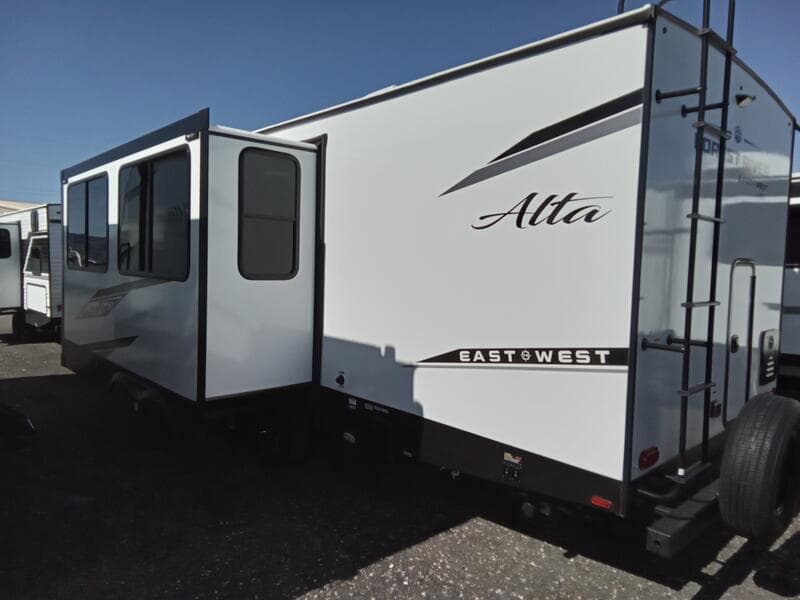 2025 East to West 2025 East to West Alta - thumbnail 6