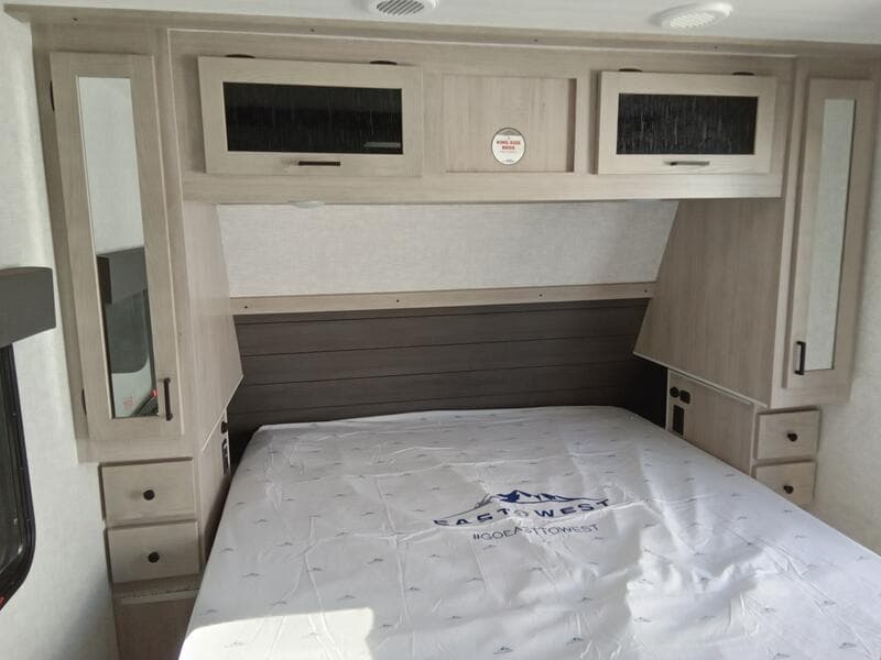 2025 East to West 2025 East to West Alta - thumbnail 9