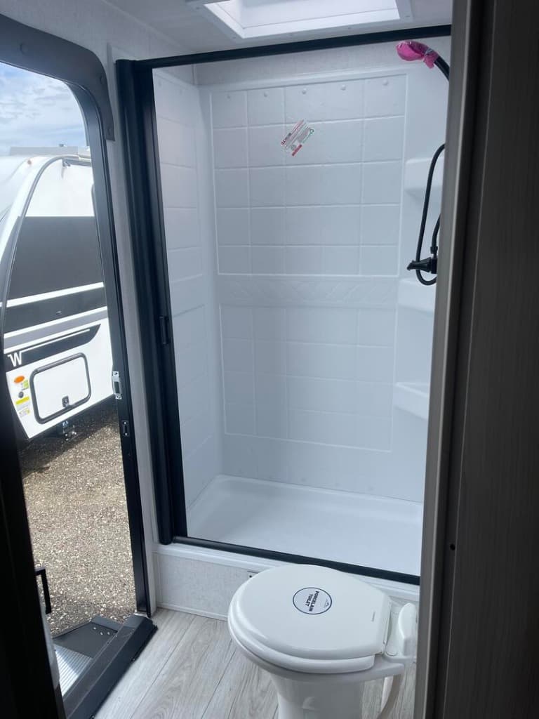 2025 East To West 2025 East To West Della Terra - thumbnail 14