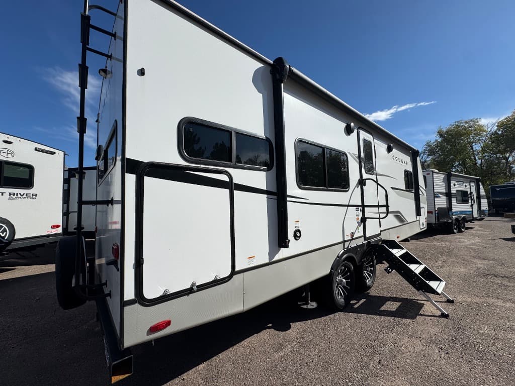 2025 Keystone RV 2025 Keystone RV Cougar Half-Ton - thumbnail 5
