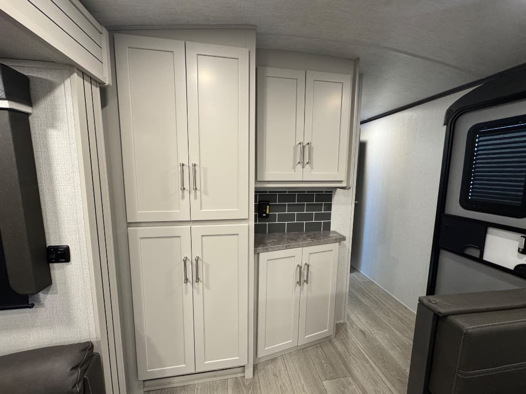 2025 Keystone RV 2025 Keystone RV Cougar Half-Ton - thumbnail 19