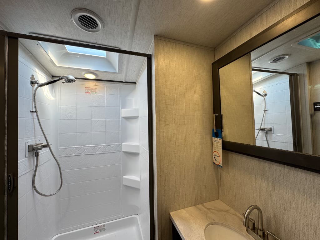 2025 Keystone RV 2025 Keystone RV Cougar Half-Ton - thumbnail 21