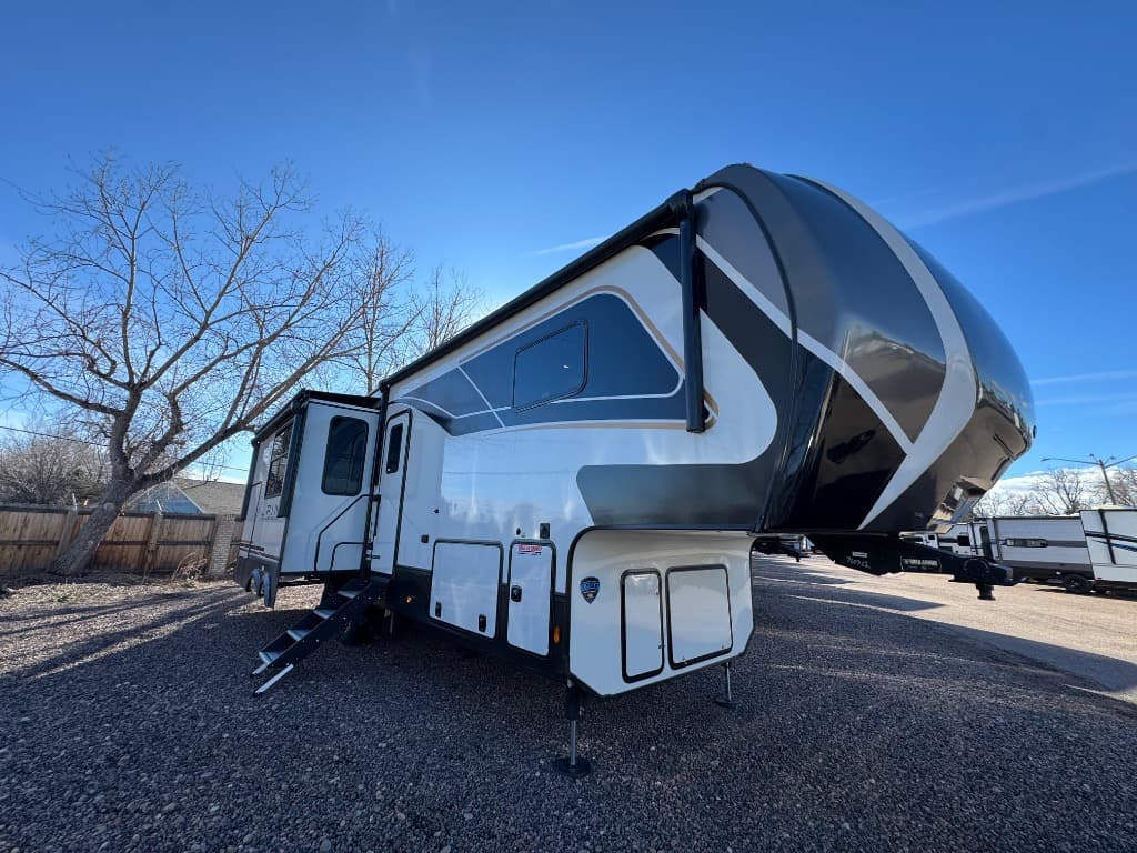 2025 Keystone RV Avalanche 302RS