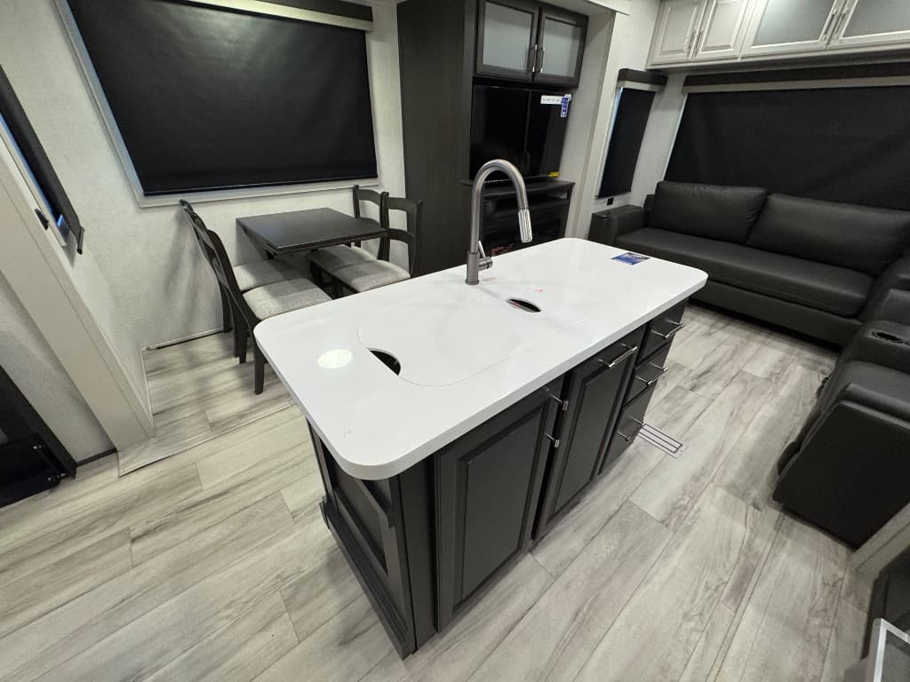 2025 Keystone RV 2025 Keystone RV Avalanche - thumbnail 15