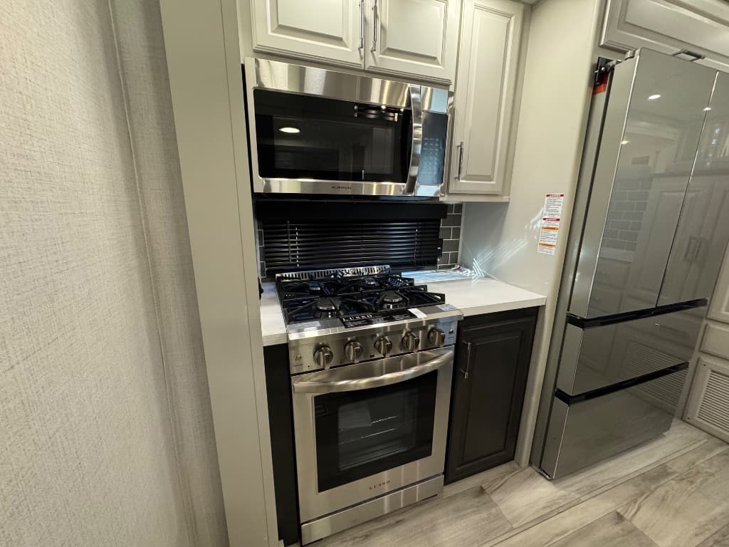 2025 Keystone RV 2025 Keystone RV Alpine - thumbnail 9