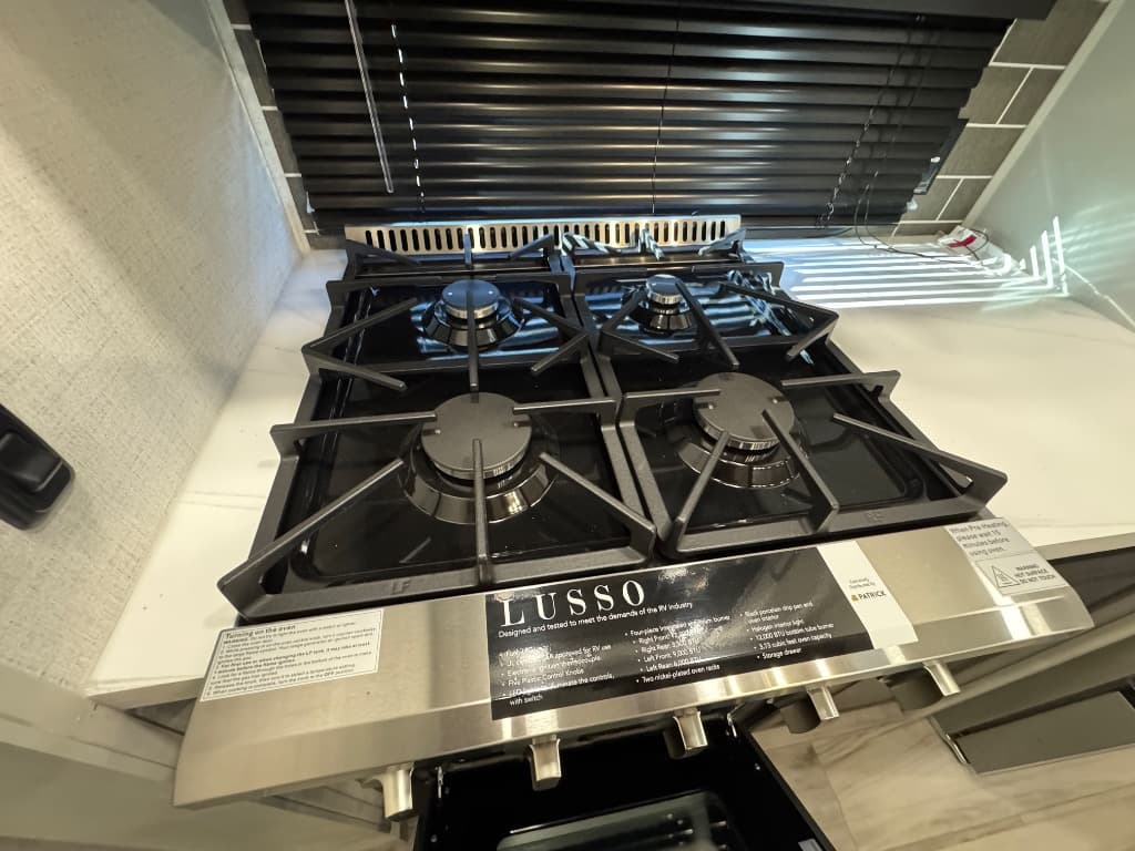 2025 Keystone RV 2025 Keystone RV Alpine - thumbnail 11