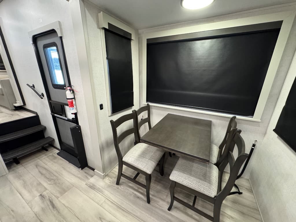 2025 Keystone RV 2025 Keystone RV Alpine - thumbnail 14