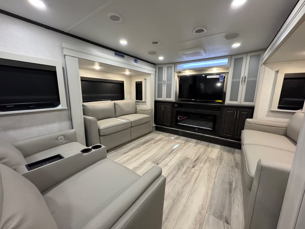 2025 Keystone RV 2025 Keystone RV Alpine - thumbnail 17