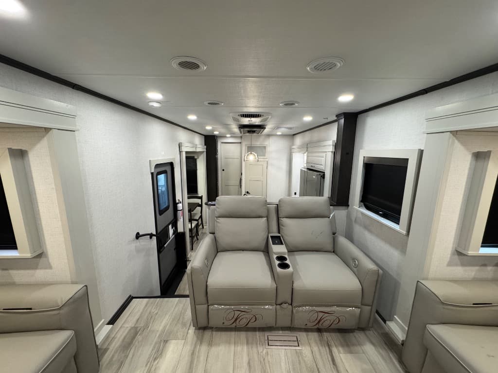 2025 Keystone RV 2025 Keystone RV Alpine - thumbnail 21