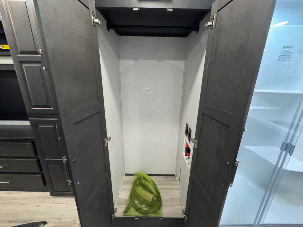 2025 Keystone RV 2025 Keystone RV Alpine - thumbnail 28