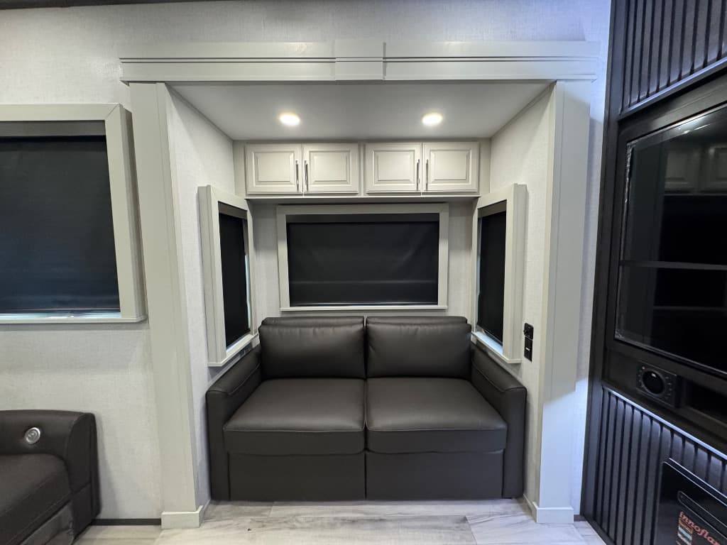 2025 Keystone RV 2025 Keystone RV Alpine - thumbnail 10