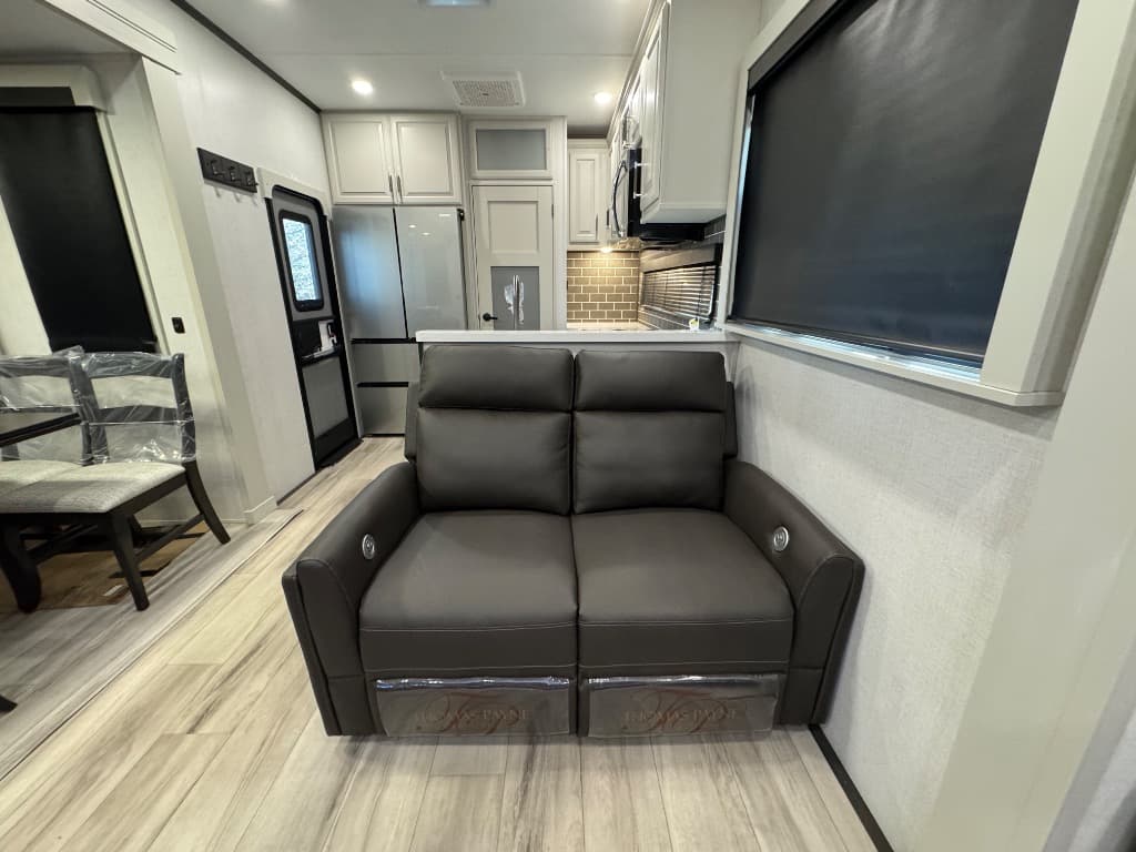 2025 Keystone RV 2025 Keystone RV Alpine - thumbnail 11