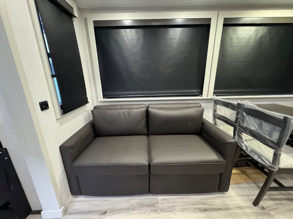 2025 Keystone RV 2025 Keystone RV Alpine - thumbnail 12