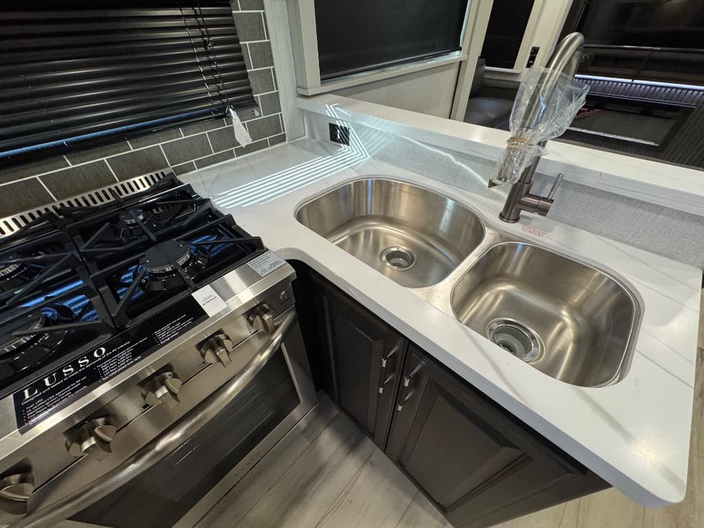 2025 Keystone RV 2025 Keystone RV Alpine - thumbnail 16