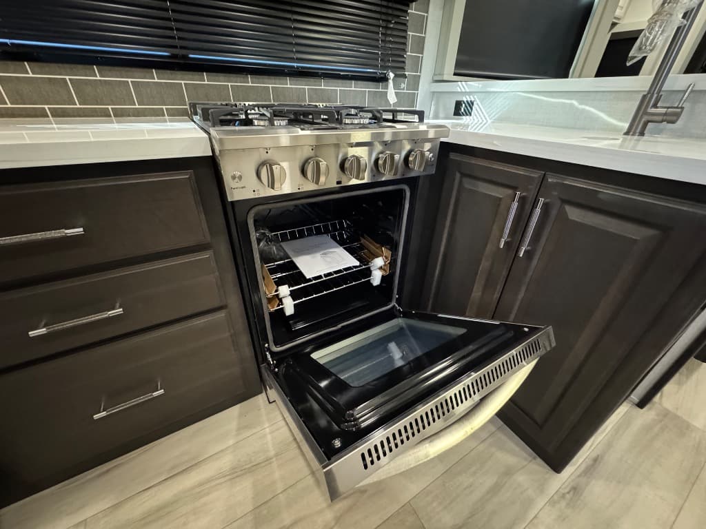 2025 Keystone RV 2025 Keystone RV Alpine - thumbnail 17