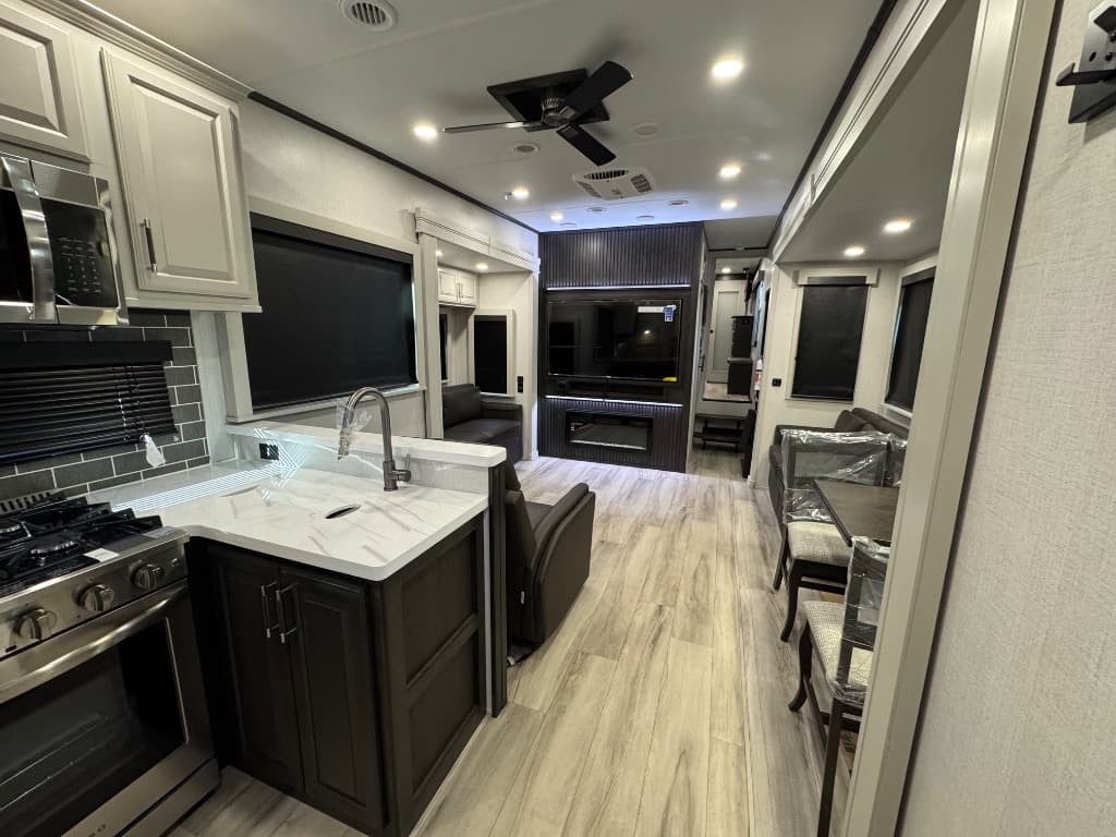 2025 Keystone RV 2025 Keystone RV Alpine - thumbnail 22