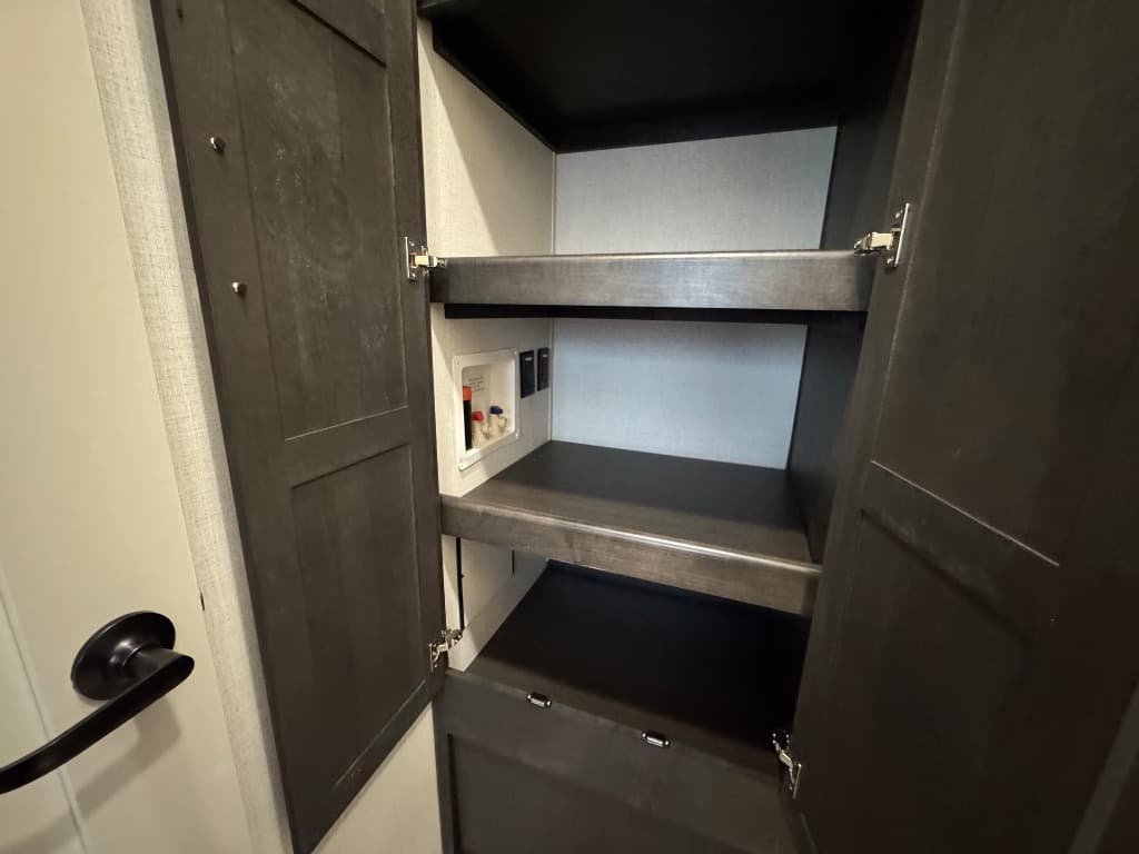 2025 Keystone RV 2025 Keystone RV Alpine - thumbnail 25