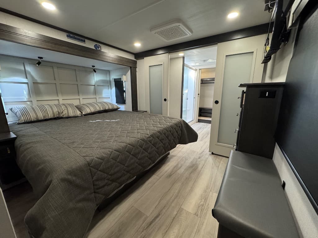 2025 Keystone RV 2025 Keystone RV Alpine - thumbnail 26