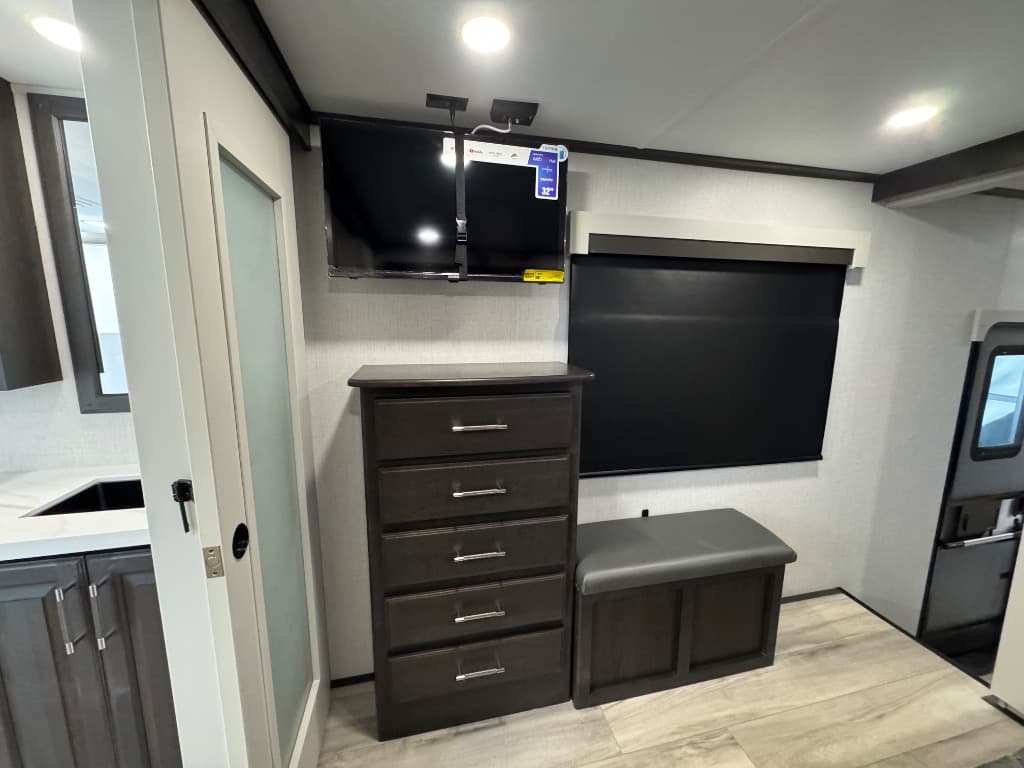 2025 Keystone RV 2025 Keystone RV Alpine - thumbnail 28