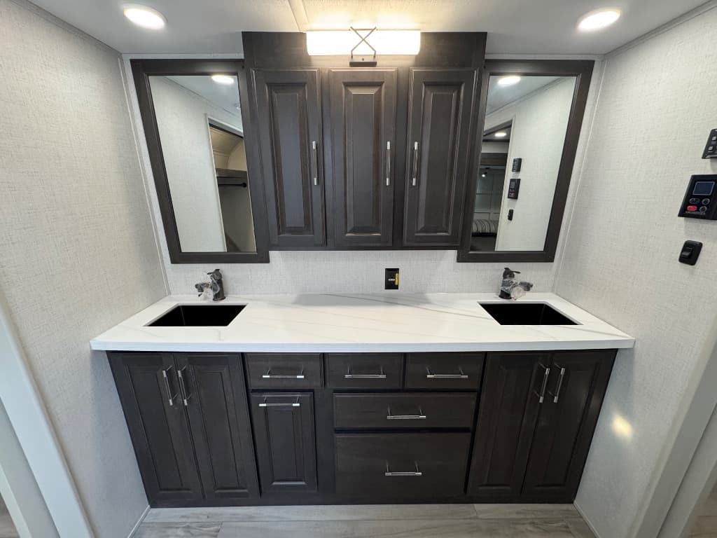 2025 Keystone RV 2025 Keystone RV Alpine - thumbnail 32