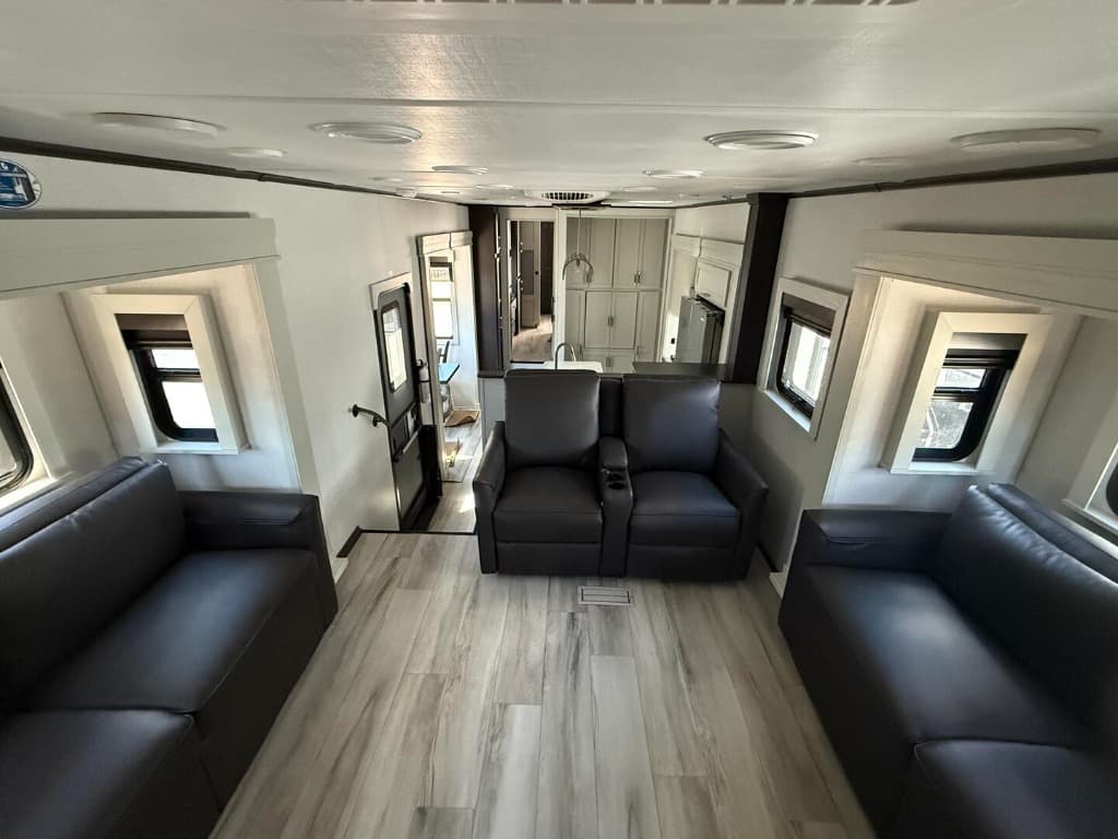 2025 Keystone RV 2025 Keystone RV Alpine - thumbnail 6