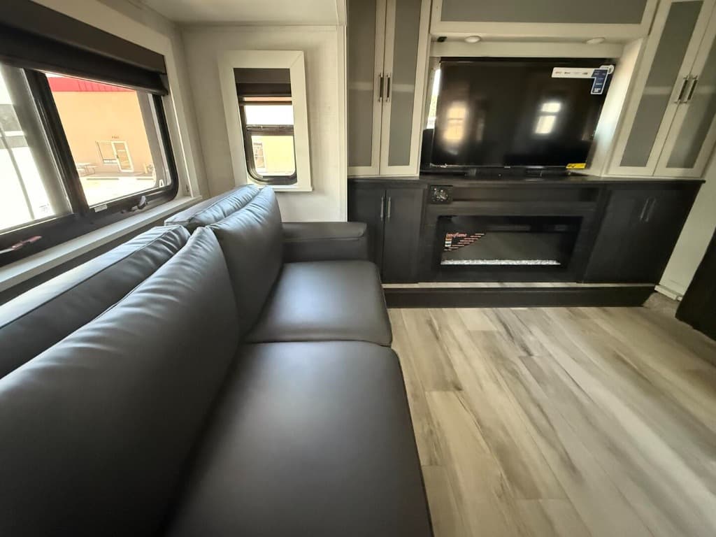 2025 Keystone RV 2025 Keystone RV Alpine - thumbnail 8