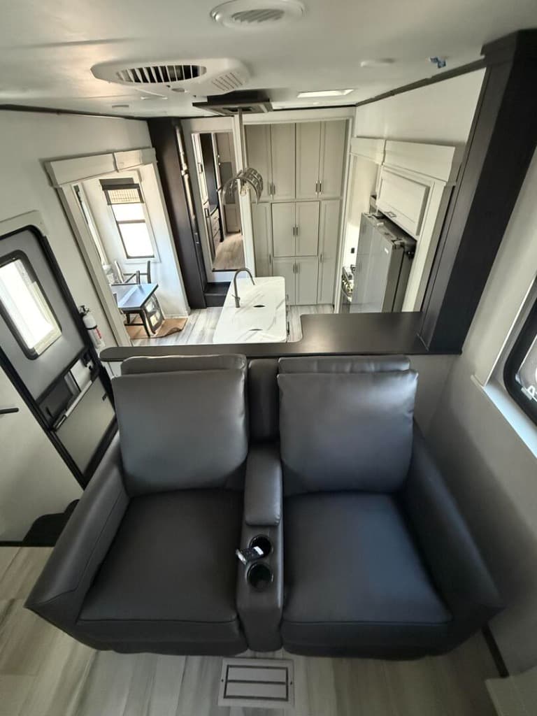 2025 Keystone RV 2025 Keystone RV Alpine - thumbnail 10