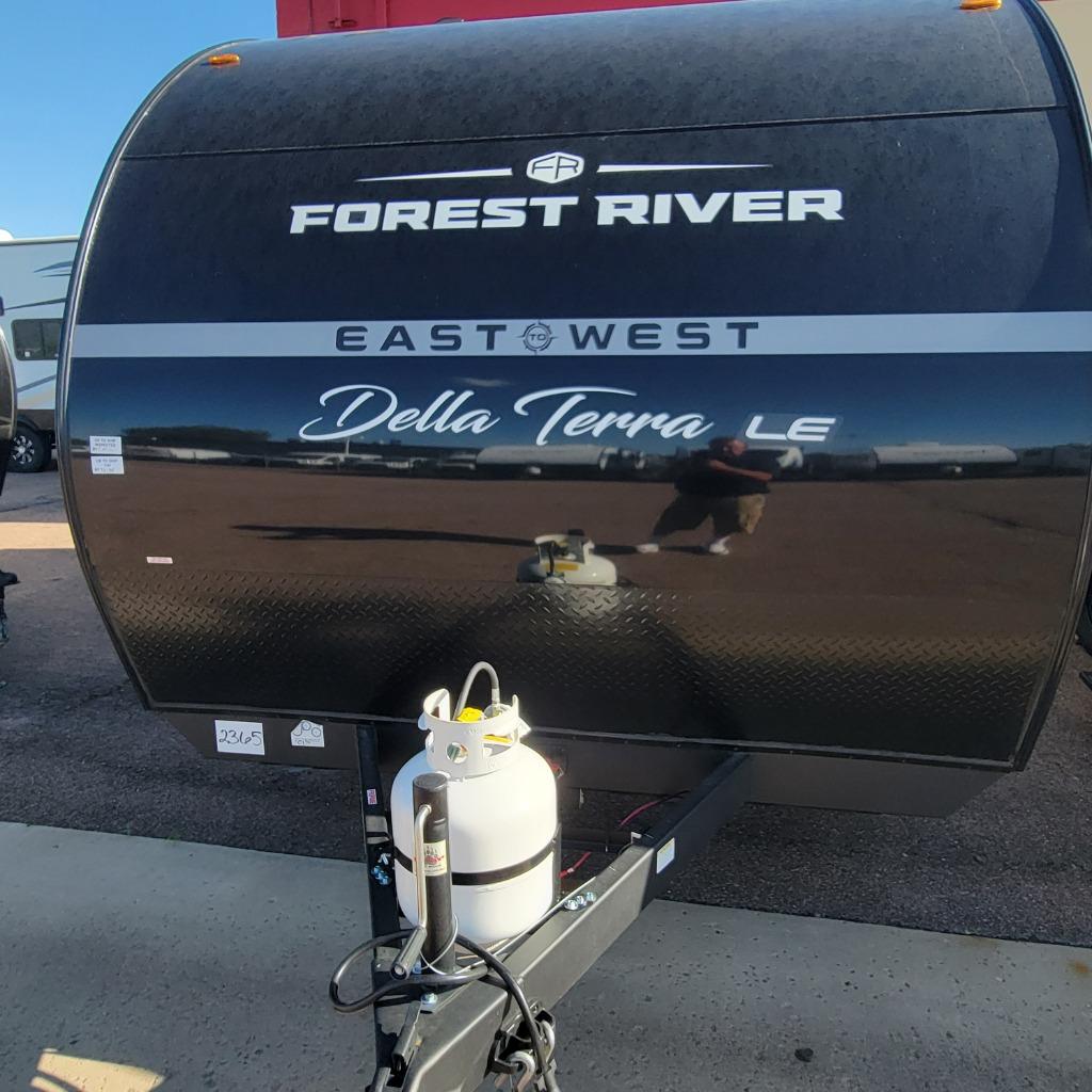 2025 East To West 2025 East To West Della Terra - thumbnail 4