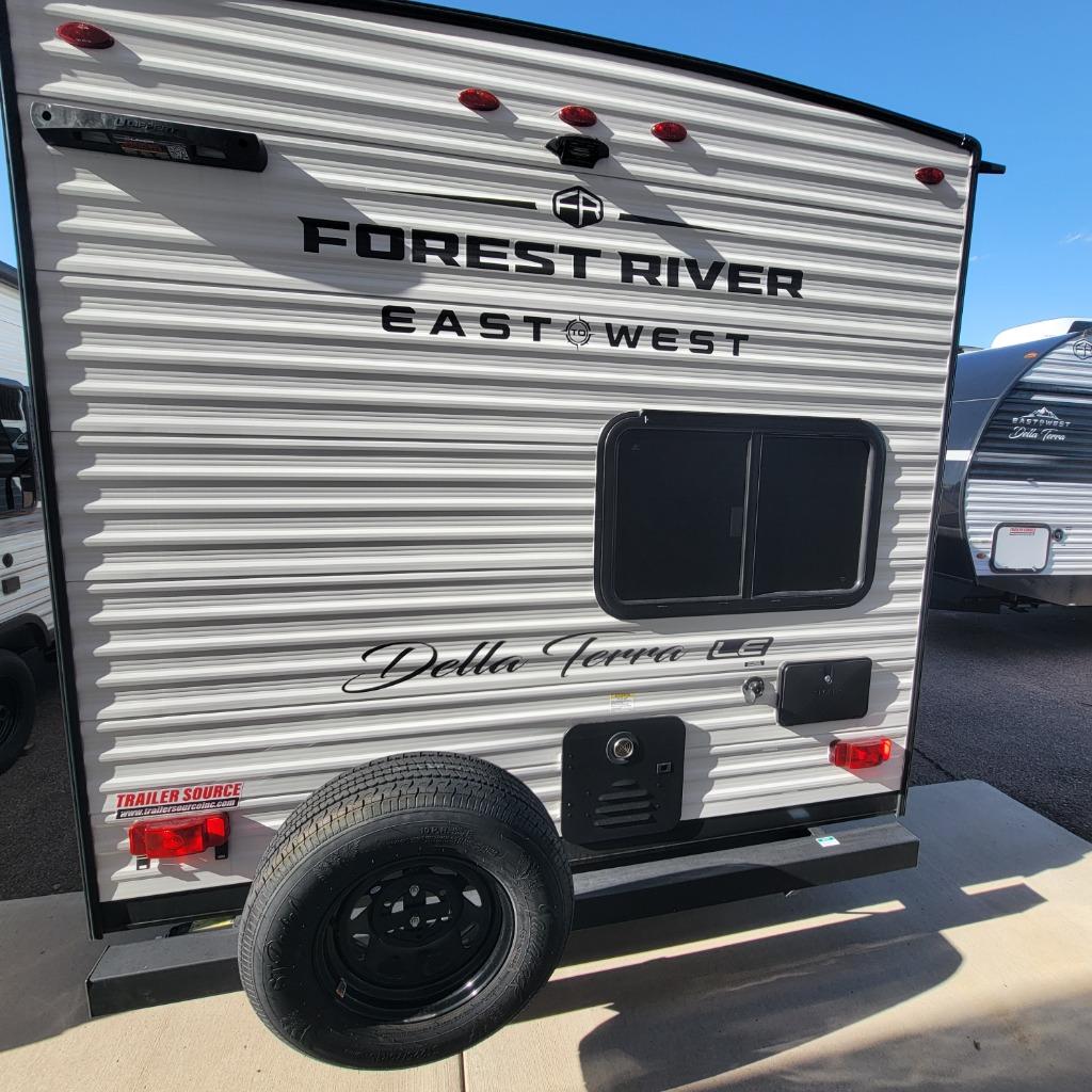 2025 East To West 2025 East To West Della Terra - thumbnail 7