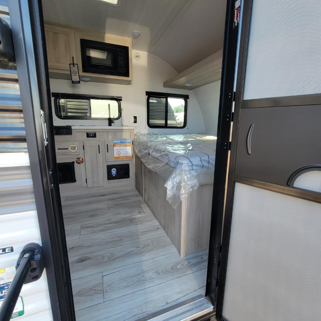 2025 East To West 2025 East To West Della Terra - thumbnail 10