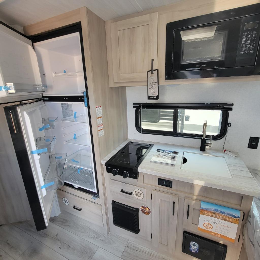 2025 East To West 2025 East To West Della Terra - thumbnail 14