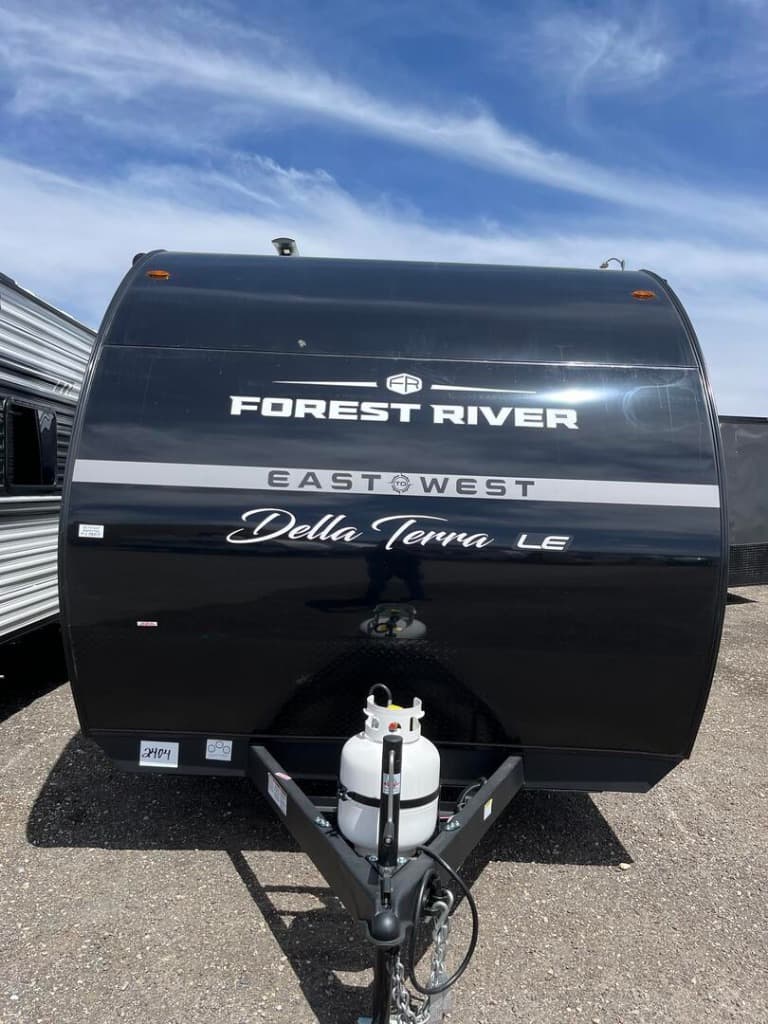 2025 East to West Della Terra 170BHXLE