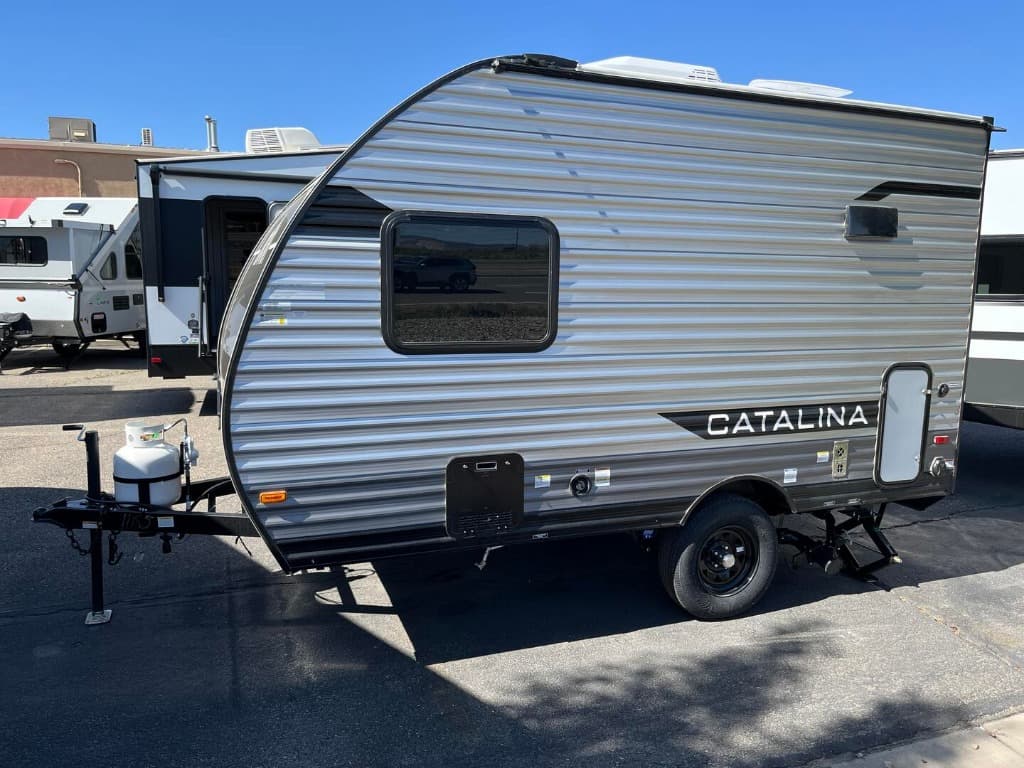 2025 Coachmen 2025 Coachmen Catalina Summit Series 7 - thumbnail 4