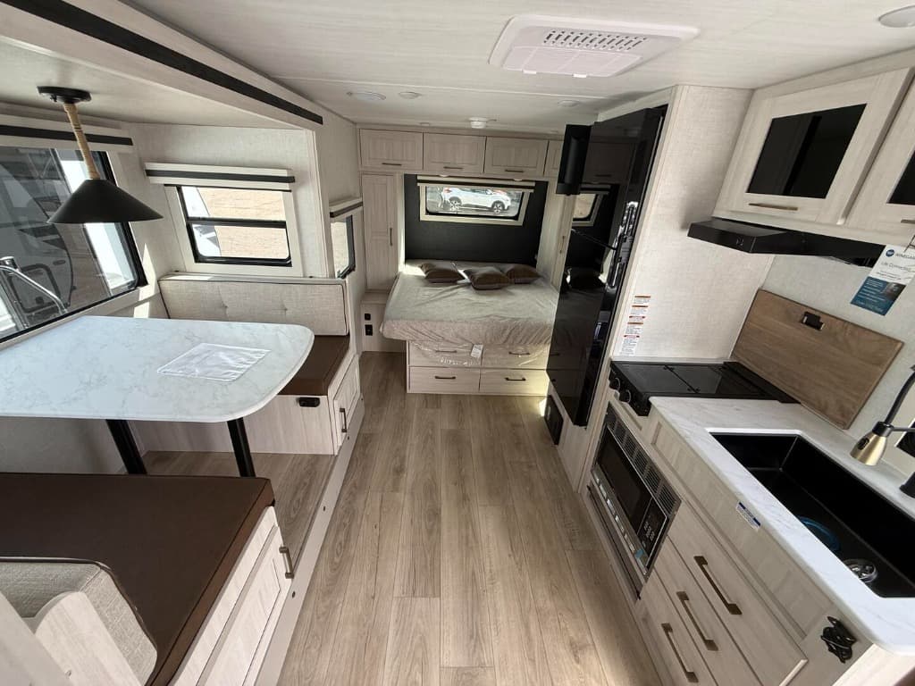 2025 Forest River 2025 Forest River Surveyor - thumbnail 6