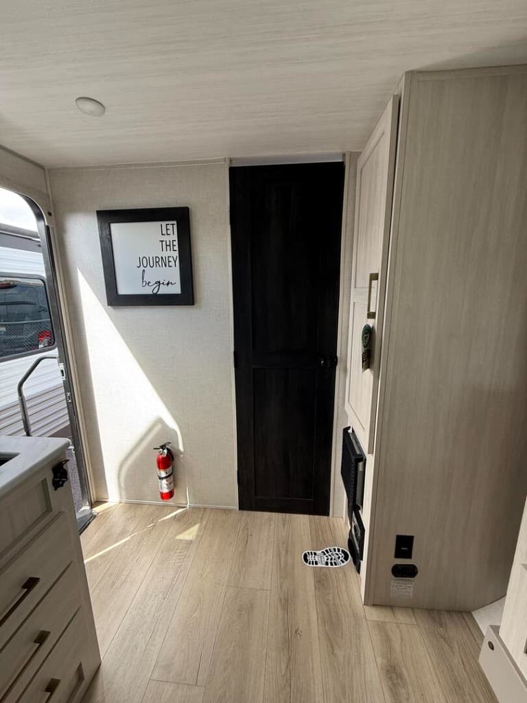 2025 Forest River 2025 Forest River Surveyor - thumbnail 10