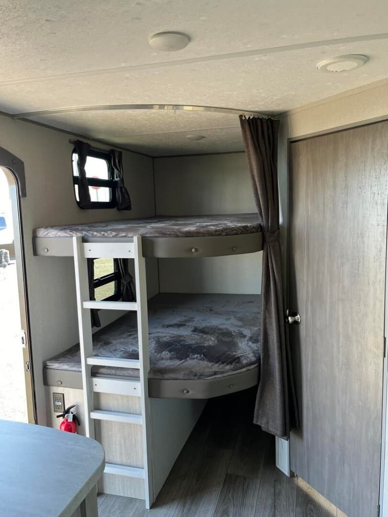 2025 Coachmen 2025 Coachmen Catalina Legacy Edition - thumbnail 12