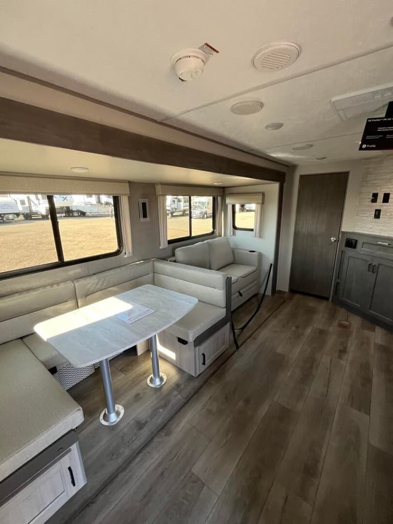 2025 Coachmen 2025 Coachmen Catalina Legacy Edition - thumbnail 16