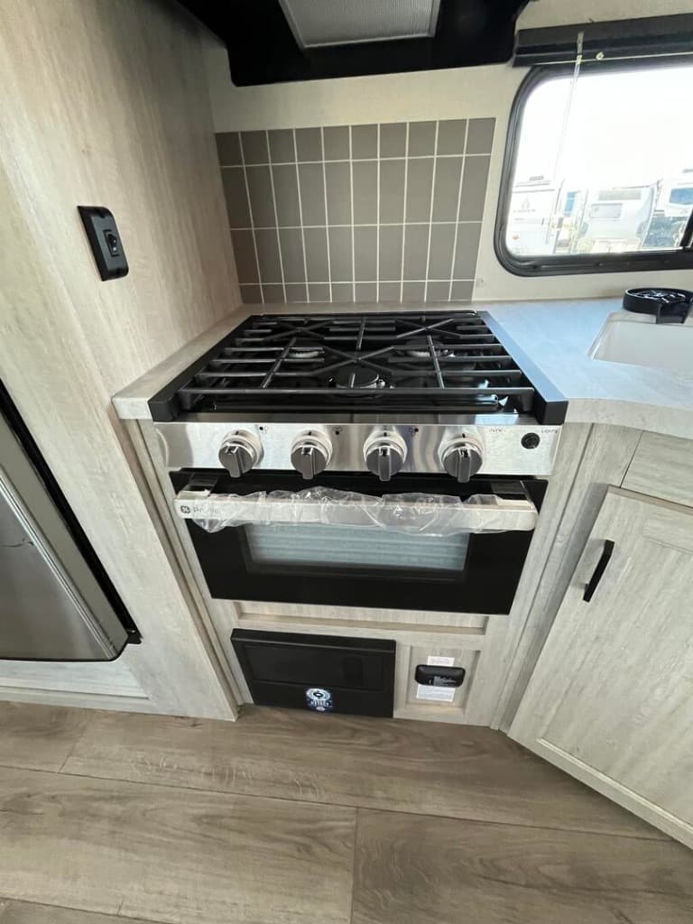 2025 Coachmen 2025 Coachmen Catalina Legacy Edition - thumbnail 18