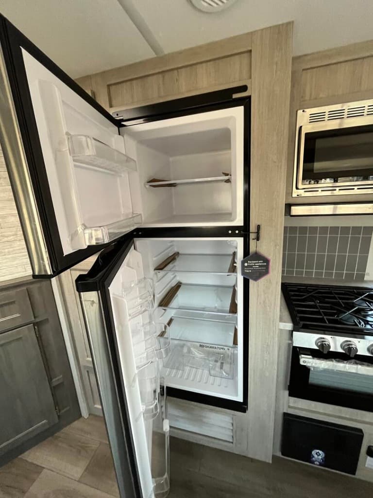 2025 Coachmen 2025 Coachmen Catalina Legacy Edition - thumbnail 19